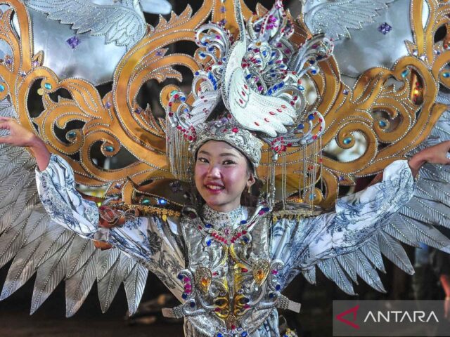 Parade Lenggak Lenggok mewarnai kemeriahan Festival Batanghari