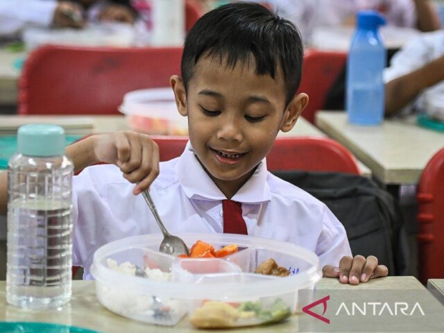 Kiat membiasakan anak untuk memilih makanan sehat