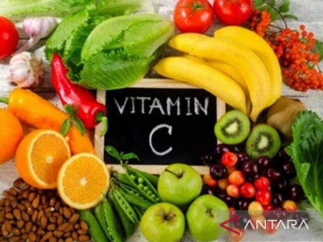 Vitamin A dan C amat penting untuk dikonsumsi saat musim hujan